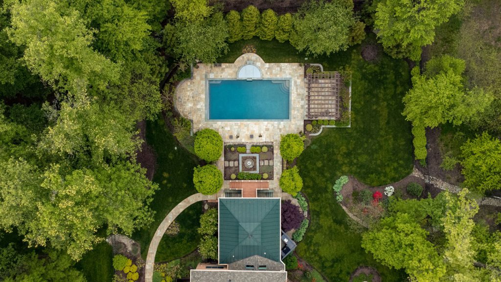 lucas and clark grounds company, professional lawn care and landscaping