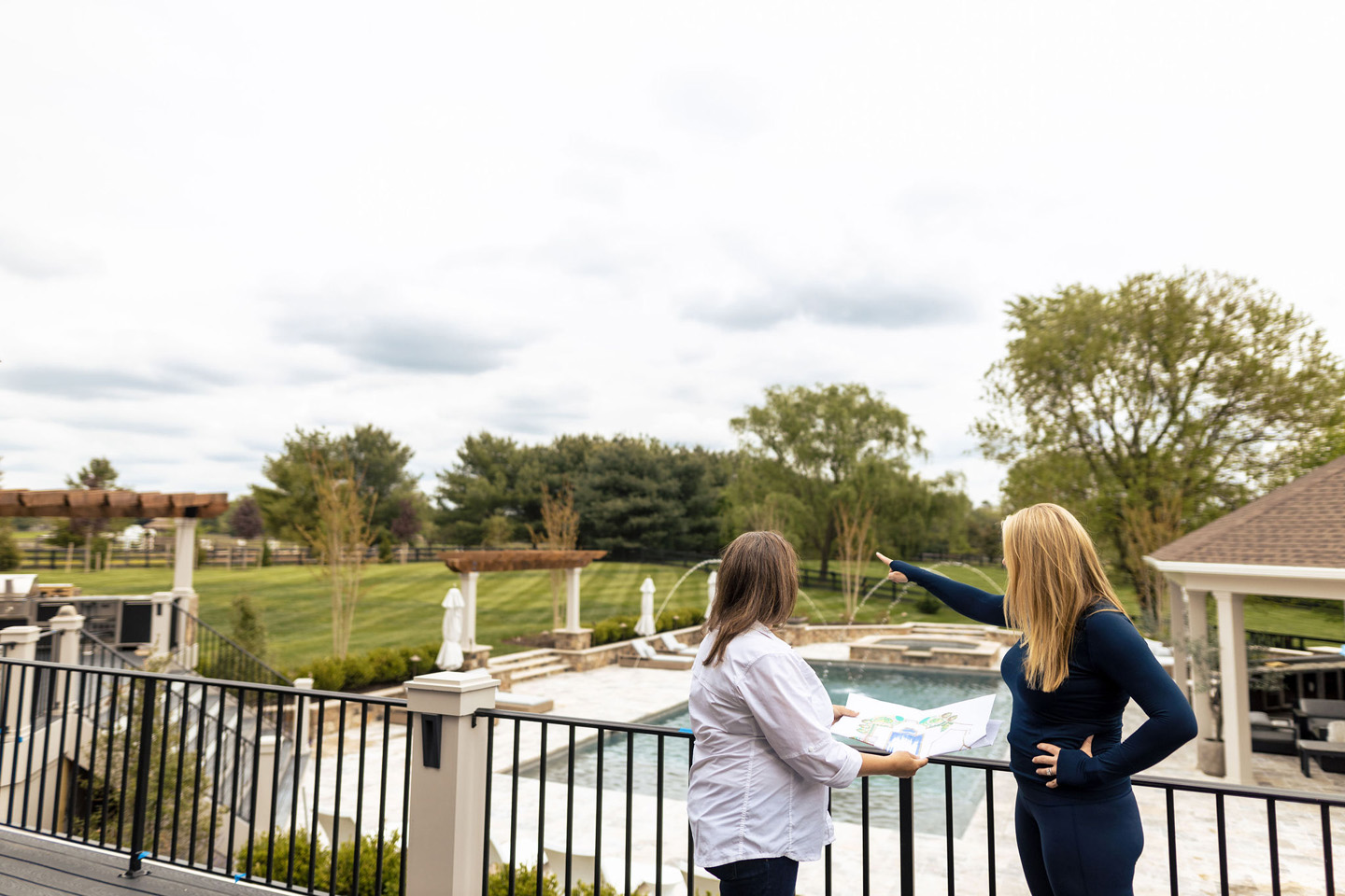 lucas and clark grounds company, professional lawn care and landscaping