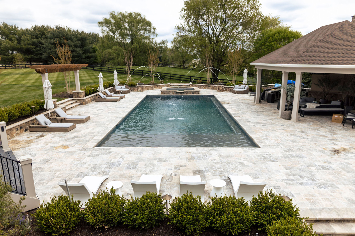 lucas and clark grounds company, professional lawn care and landscaping