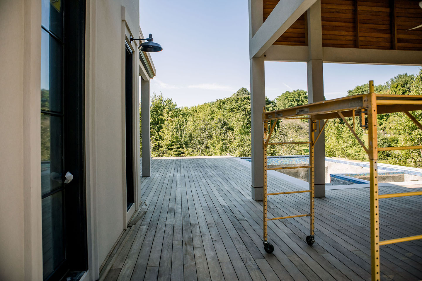 lucas and clark grounds company, professional lawn care and landscaping