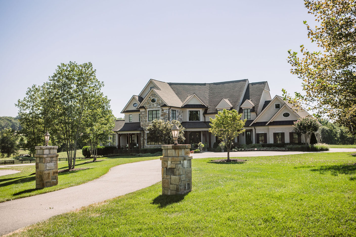 lucas and clark grounds company, professional lawn care and landscaping