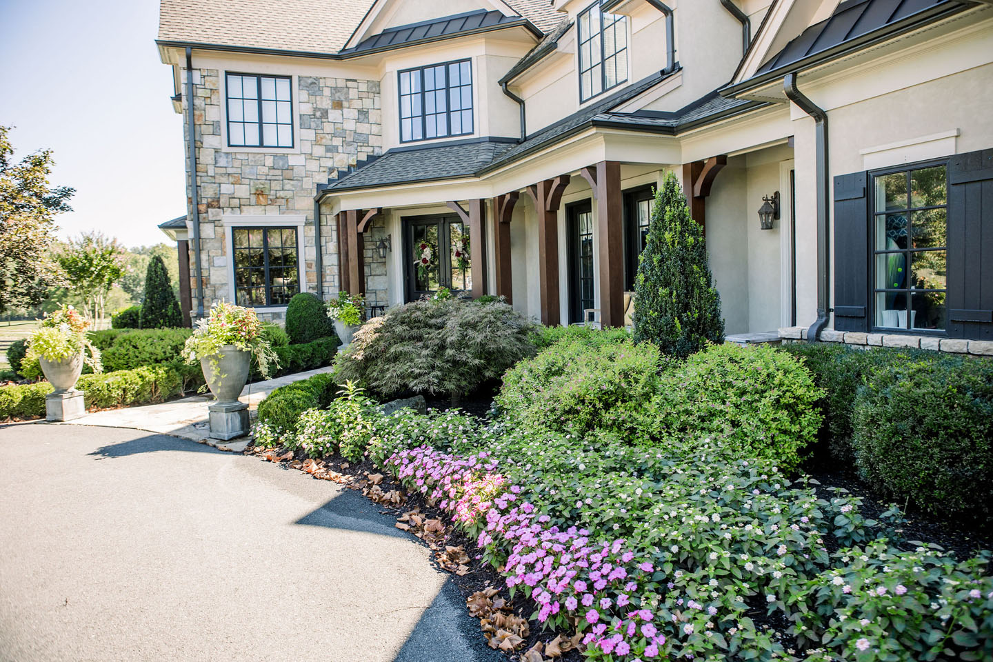 lucas and clark grounds company, professional lawn care and landscaping