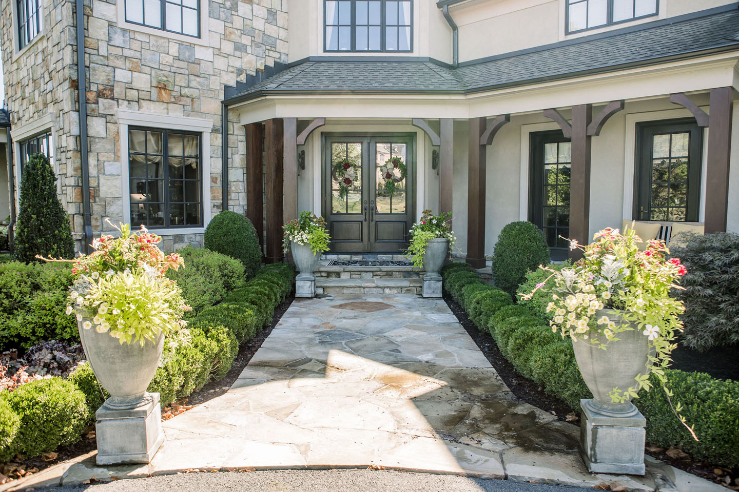 lucas and clark grounds company, professional lawn care and landscaping