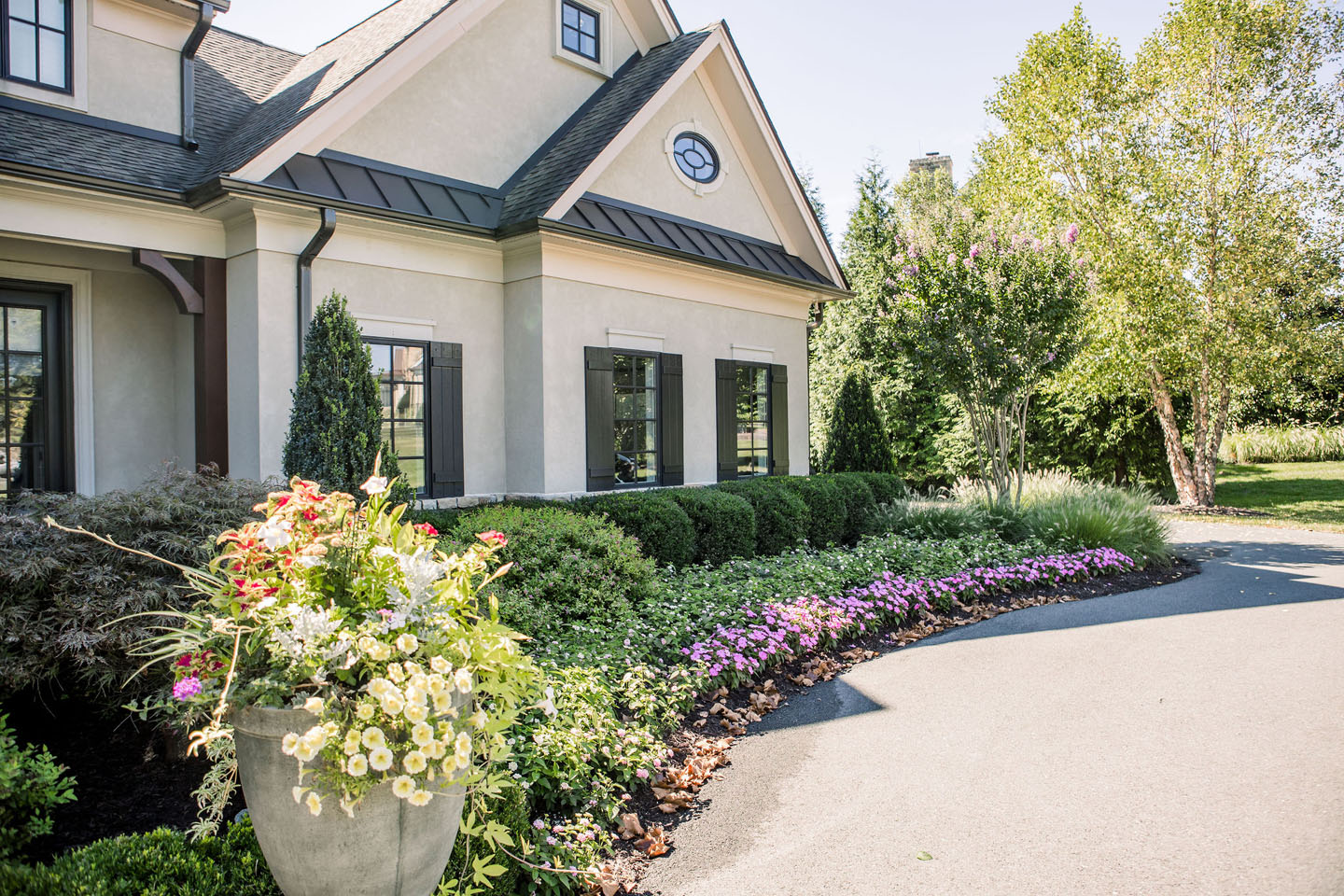 lucas and clark grounds company, professional lawn care and landscaping