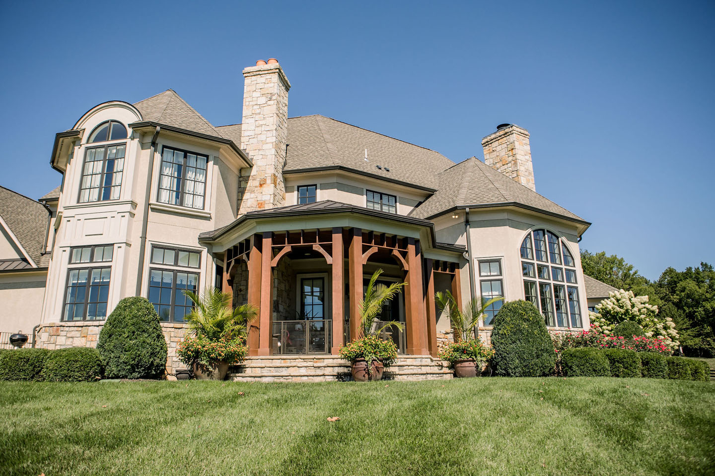 lucas and clark grounds company, professional lawn care and landscaping