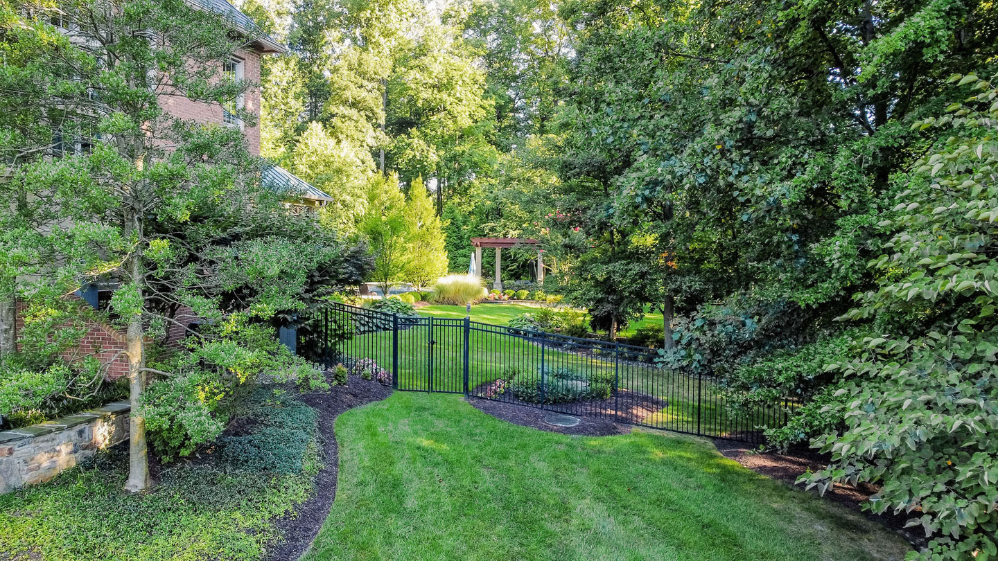 we provide expert fertilization and turf care services