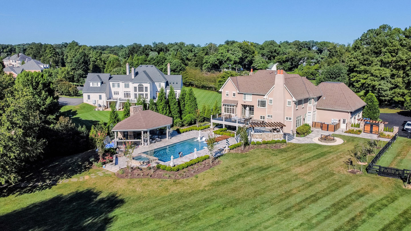 lucas and clark grounds company, professional lawn care and landscaping