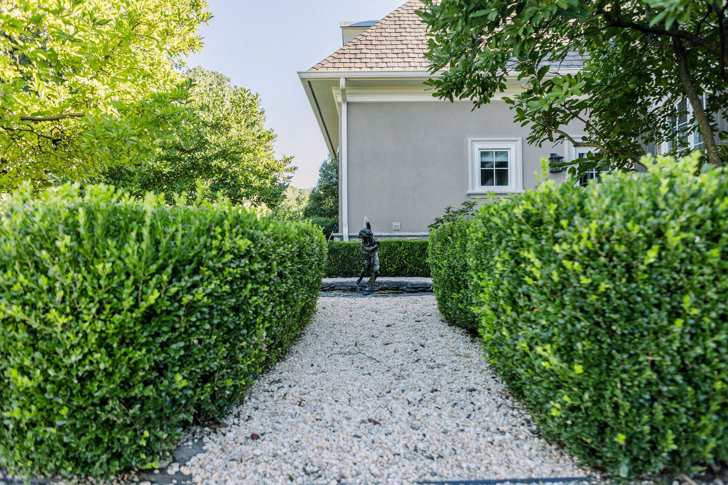 lucas and clark grounds company, professional lawn care and landscaping