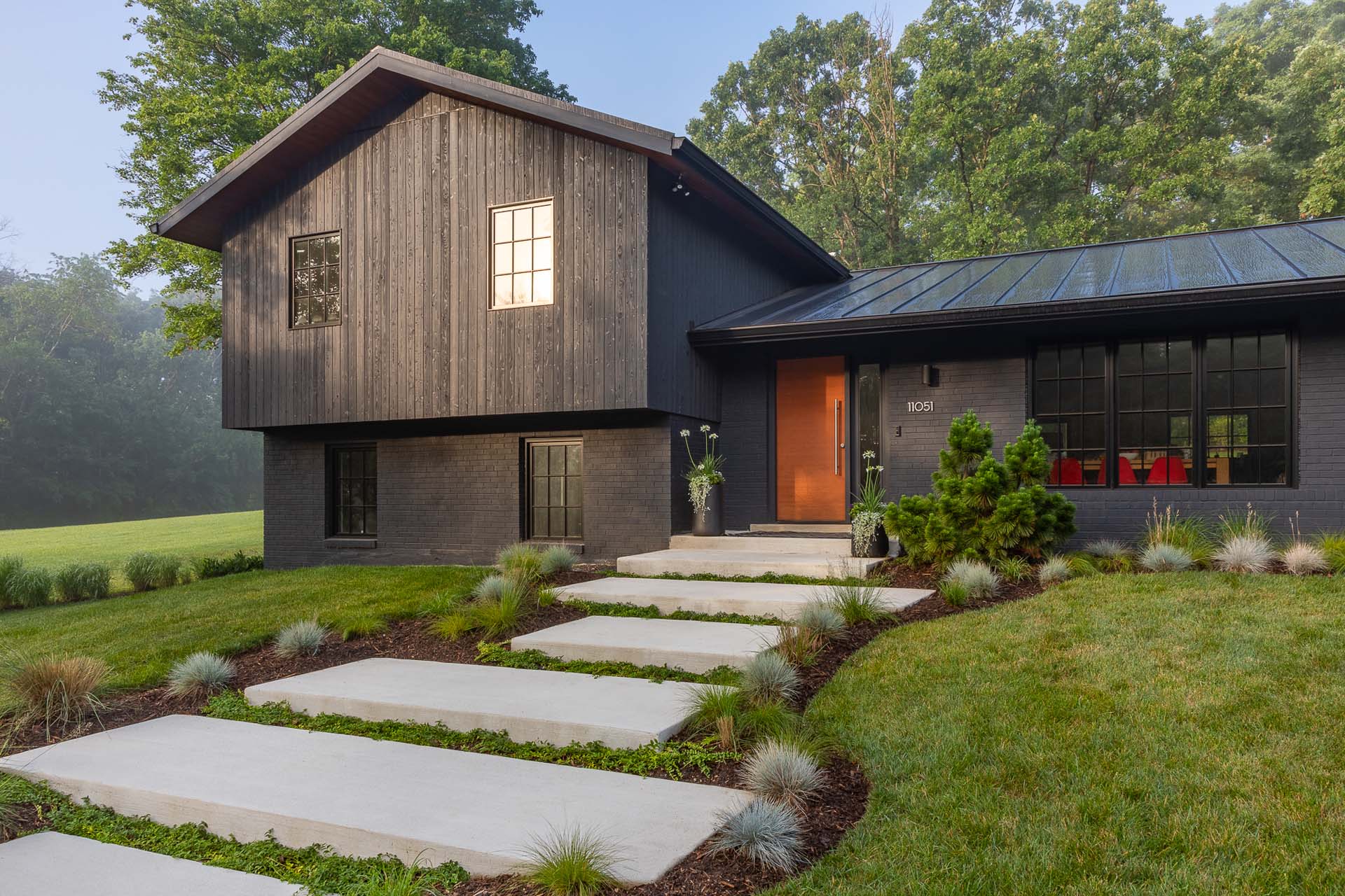 lucas and clark grounds company, professional lawn care and landscaping