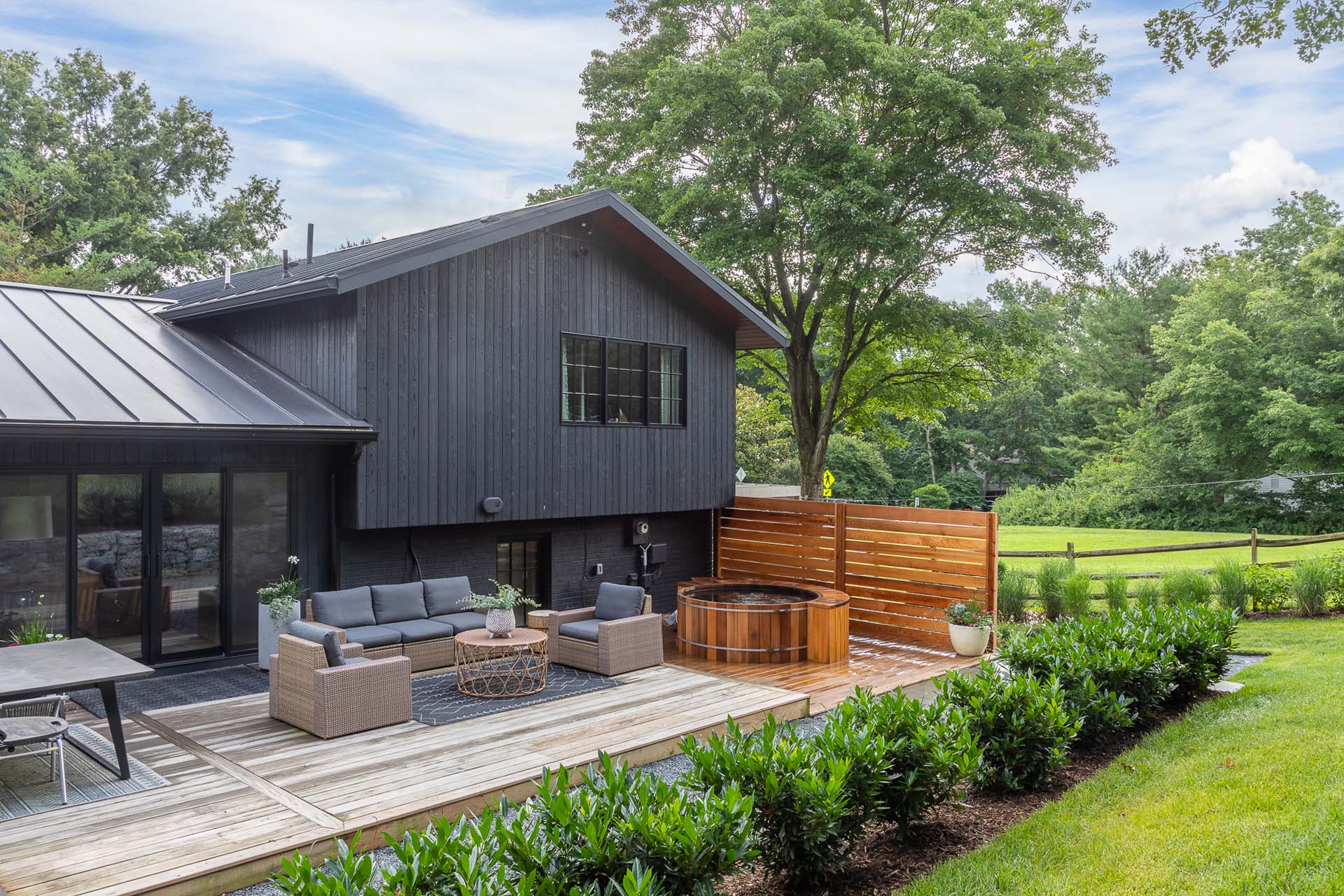 lucas and clark grounds company, professional lawn care and landscaping