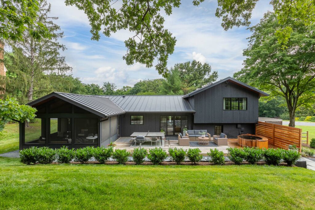 lucas and clark grounds company, professional lawn care and landscaping