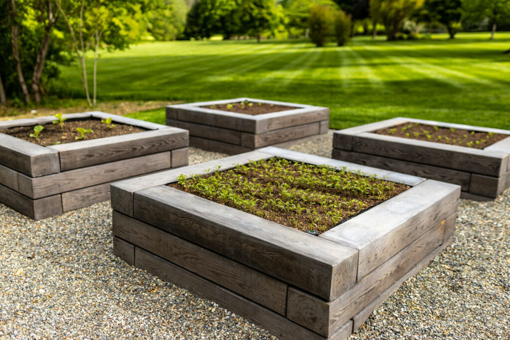 lucas and clark grounds company, professional lawn care and landscaping