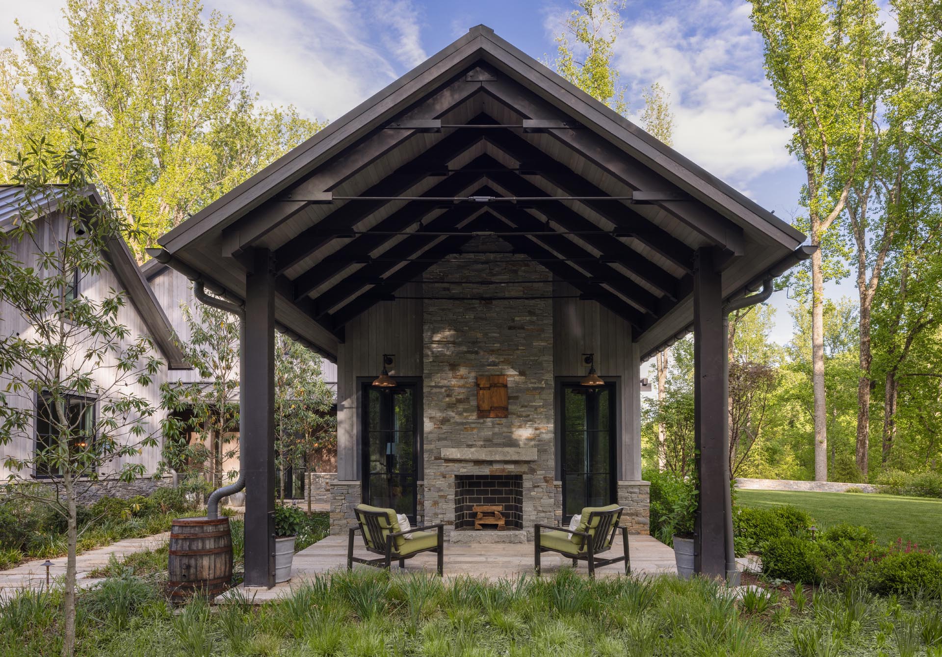 lucas and clark grounds company, professional lawn care and landscaping