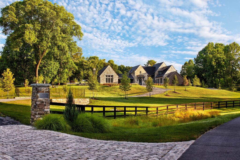 lucas and clark grounds company, professional lawn care and landscaping