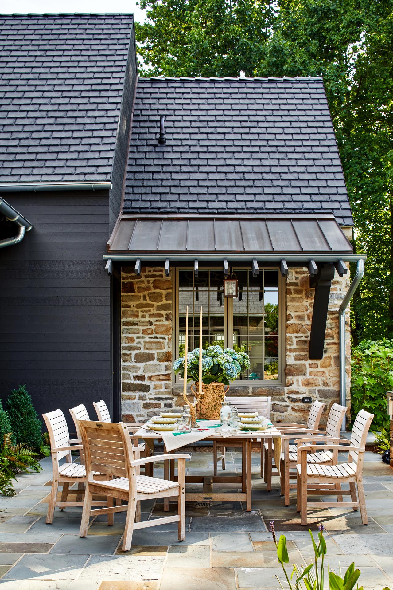 lucas and clark grounds company, professional lawn care and landscaping