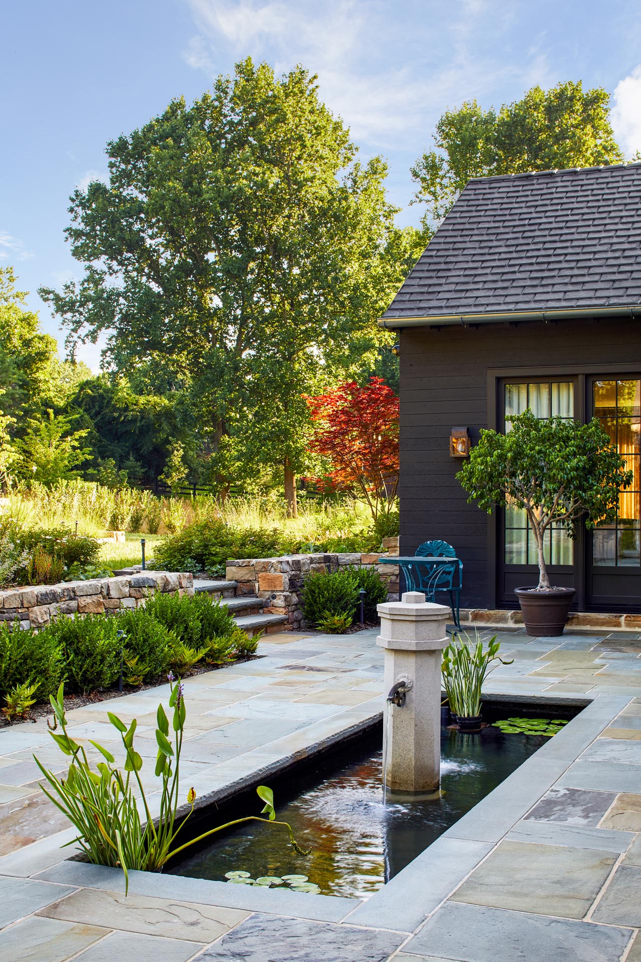 lucas and clark grounds company, professional lawn care and landscaping