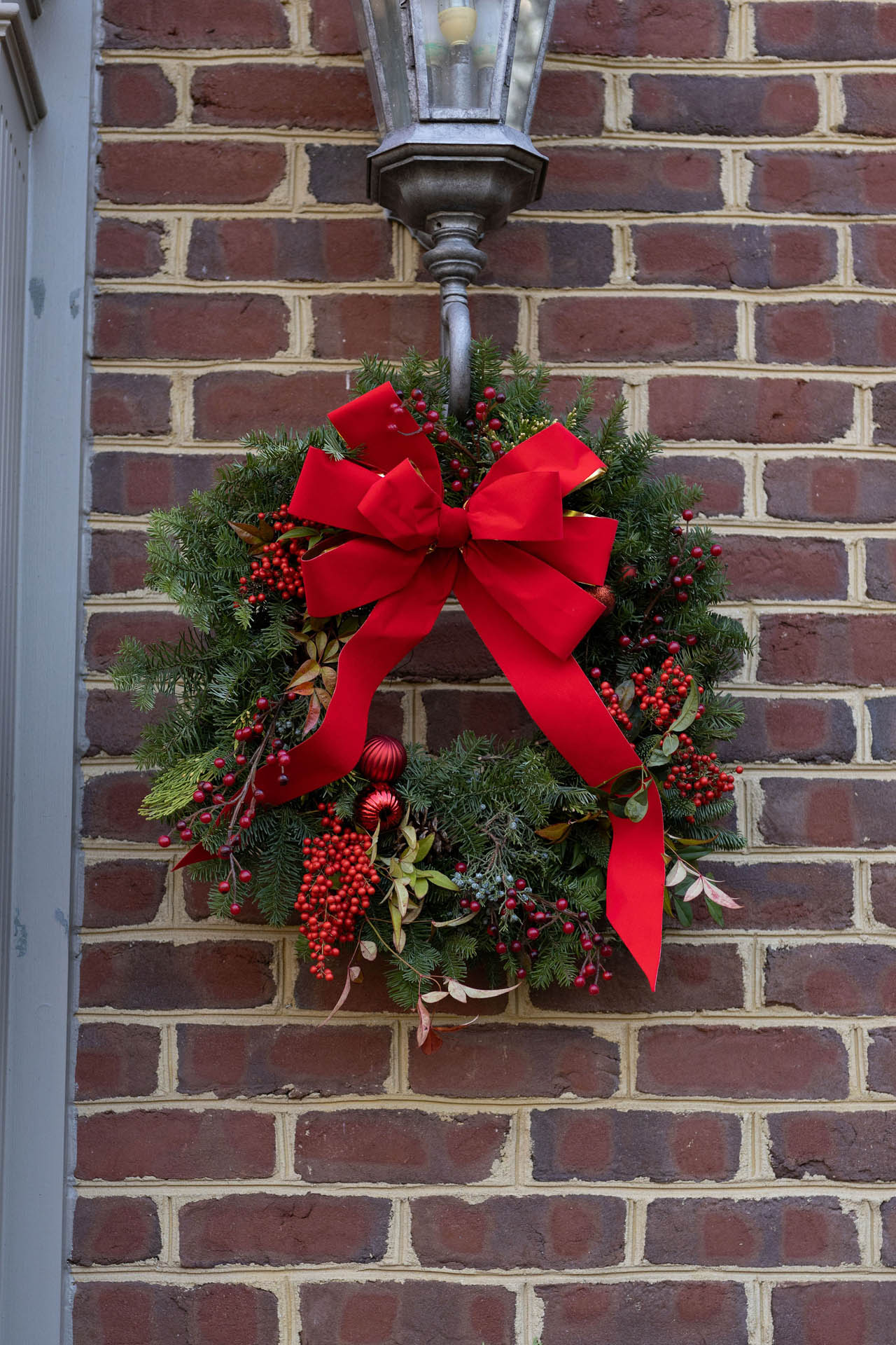 lucas and clark grounds company, professional lawn care and landscaping