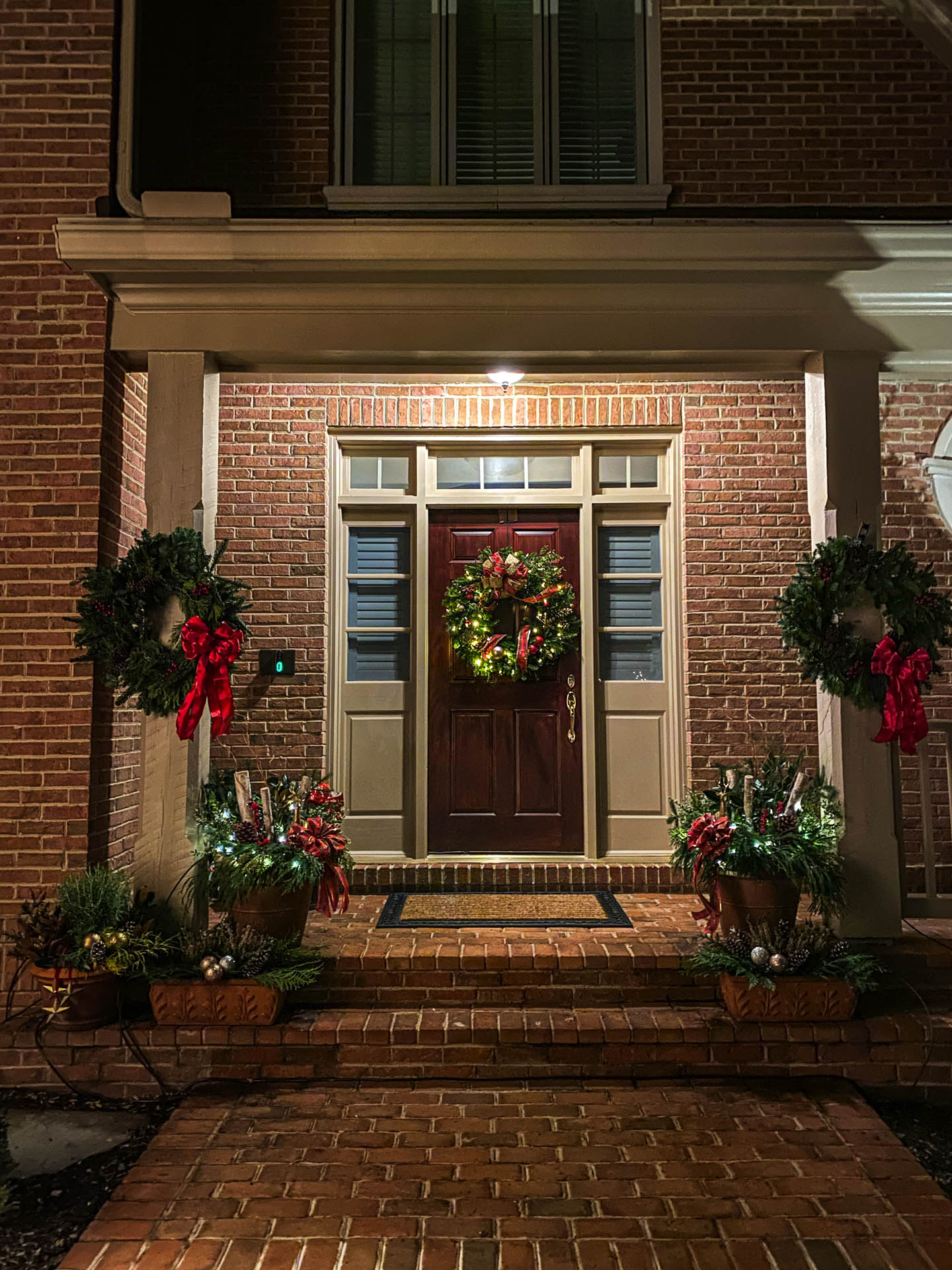 lucas and clark grounds company, professional lawn care and landscaping