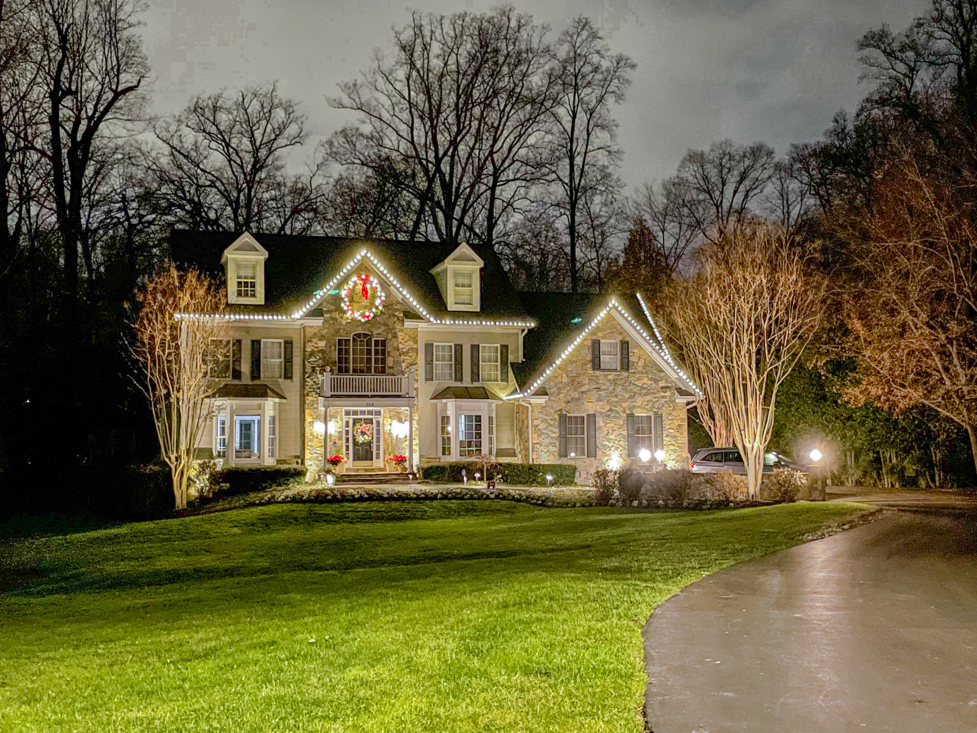 lucas and clark grounds company, professional lawn care and landscaping