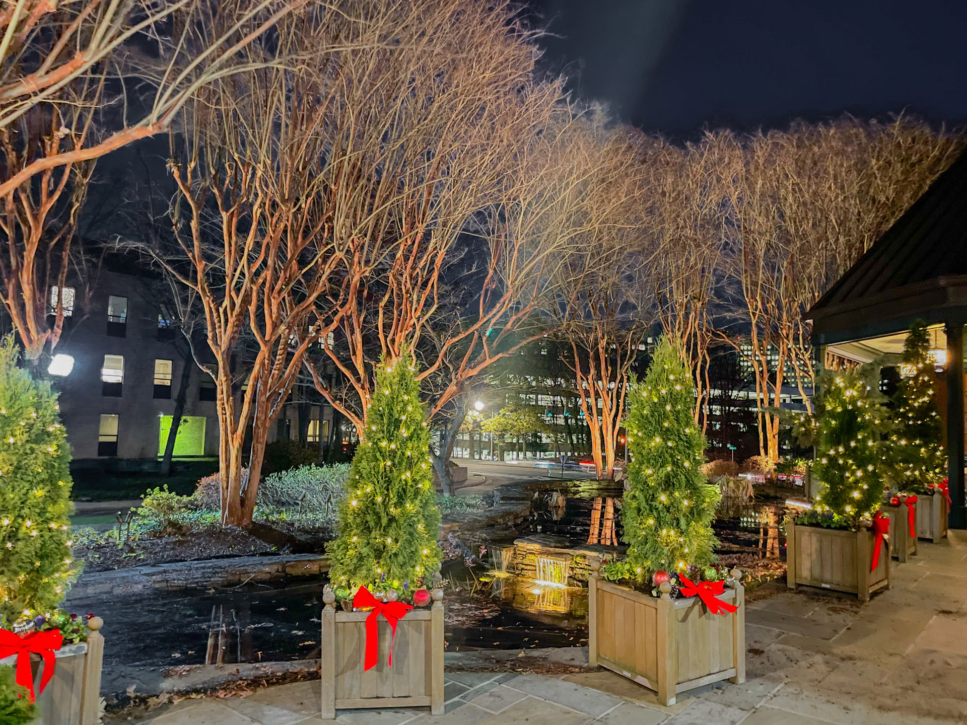 lucas and clark grounds company, professional lawn care and landscaping