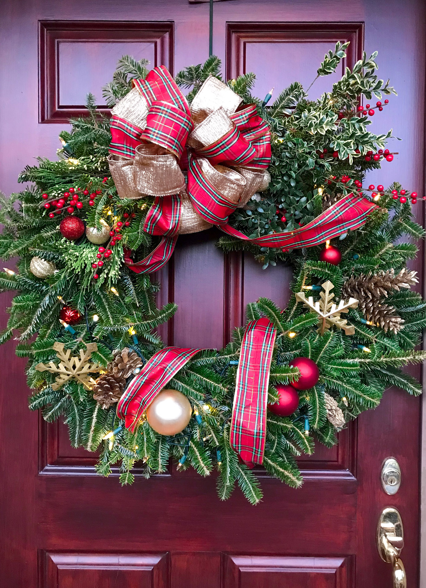 lucas and clark grounds company, professional lawn care and landscaping