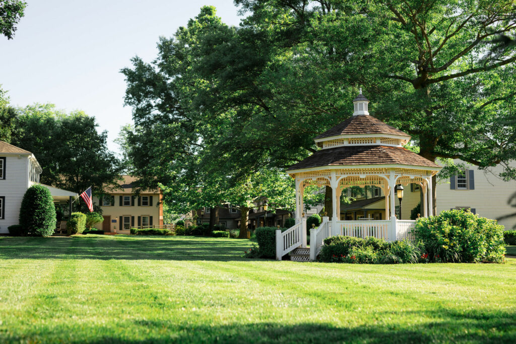 lucas and clark grounds company, professional lawn care and landscaping