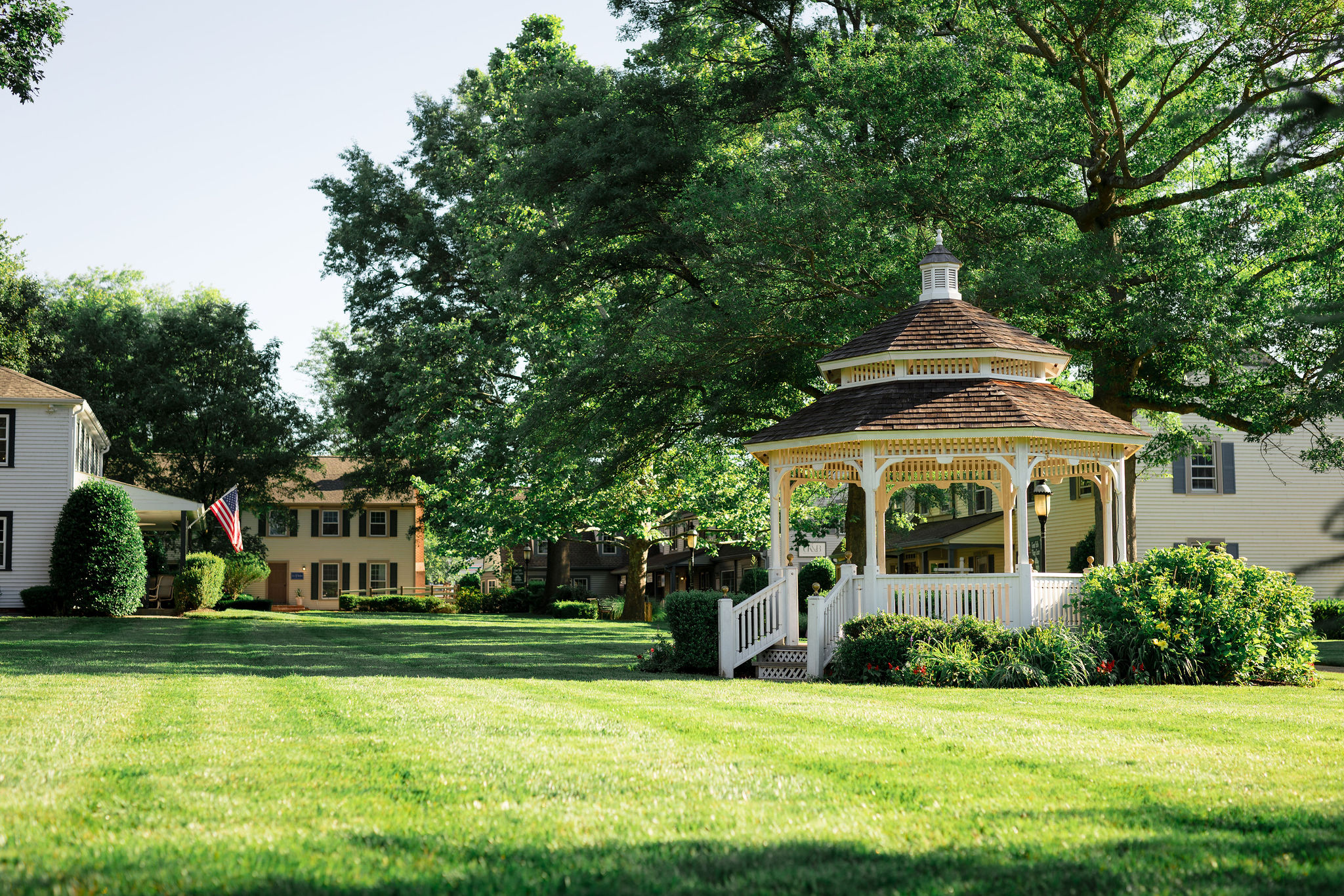 lucas and clark grounds company, professional lawn care and landscaping