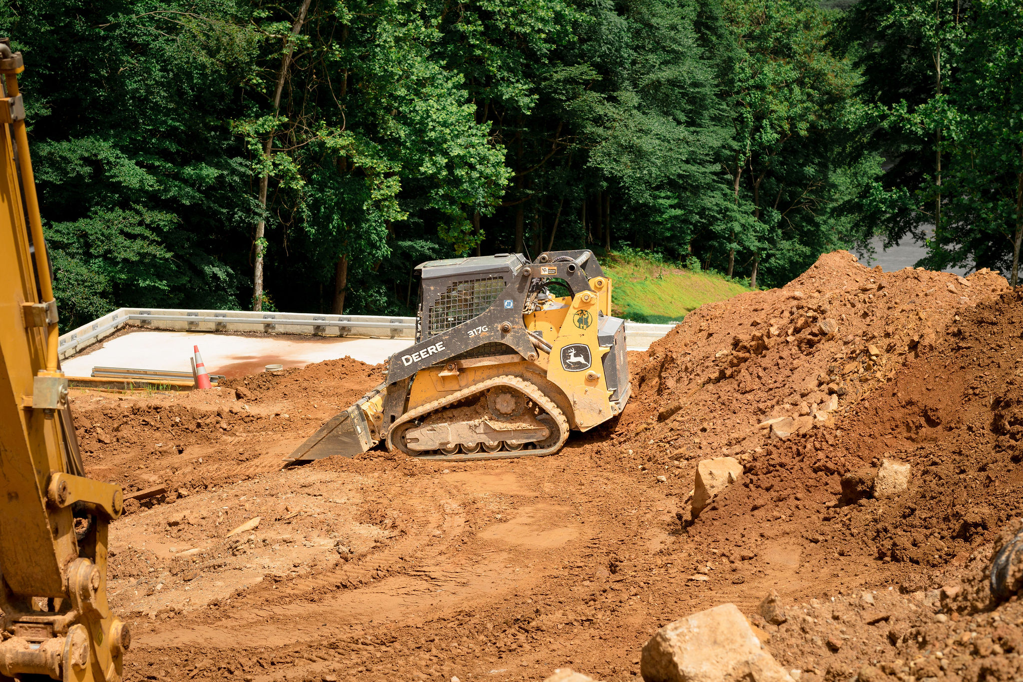 lucas and clark grounds company, professional lawn care and landscaping