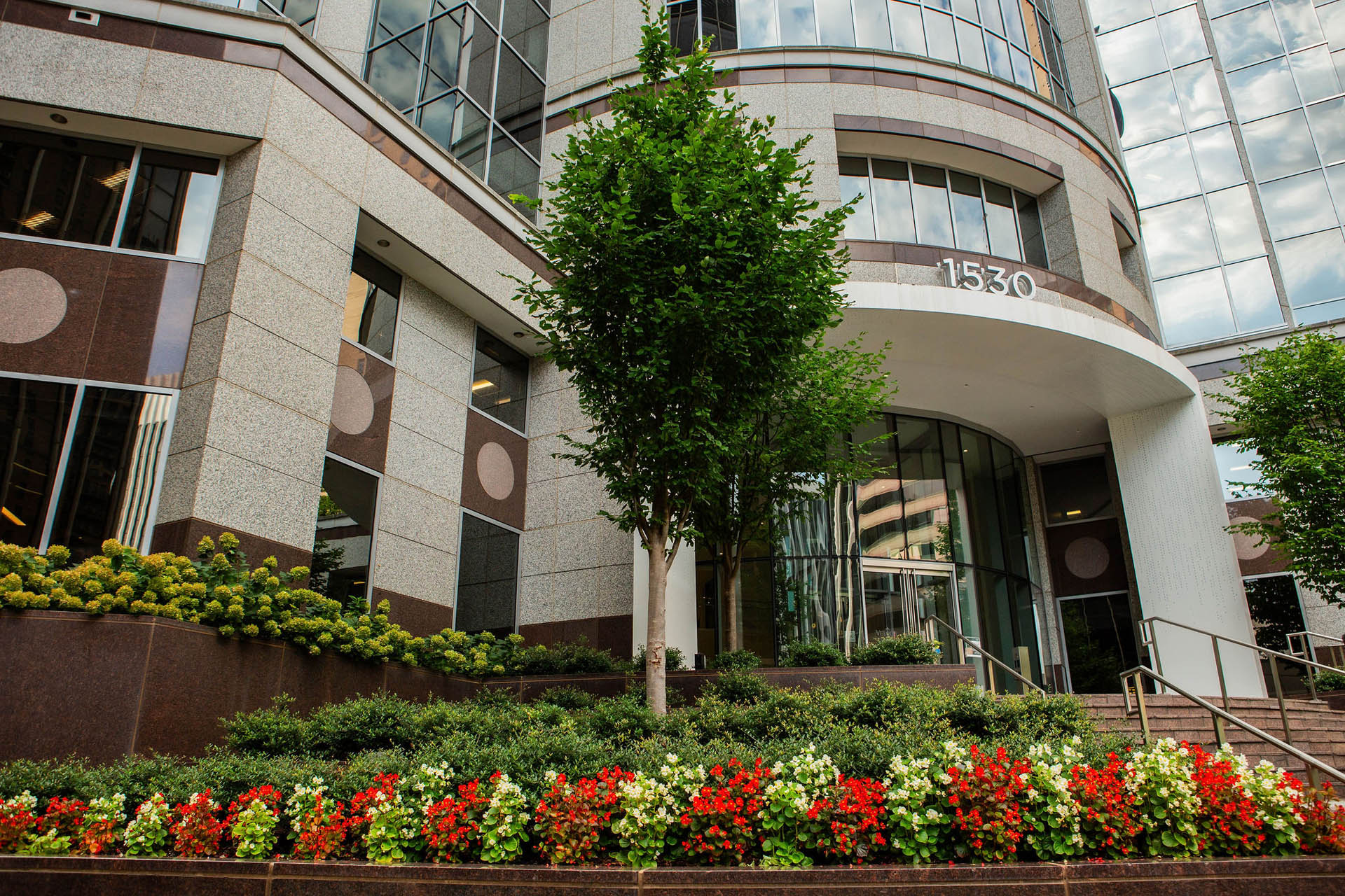 lucas and clark grounds company, professional lawn care and landscaping