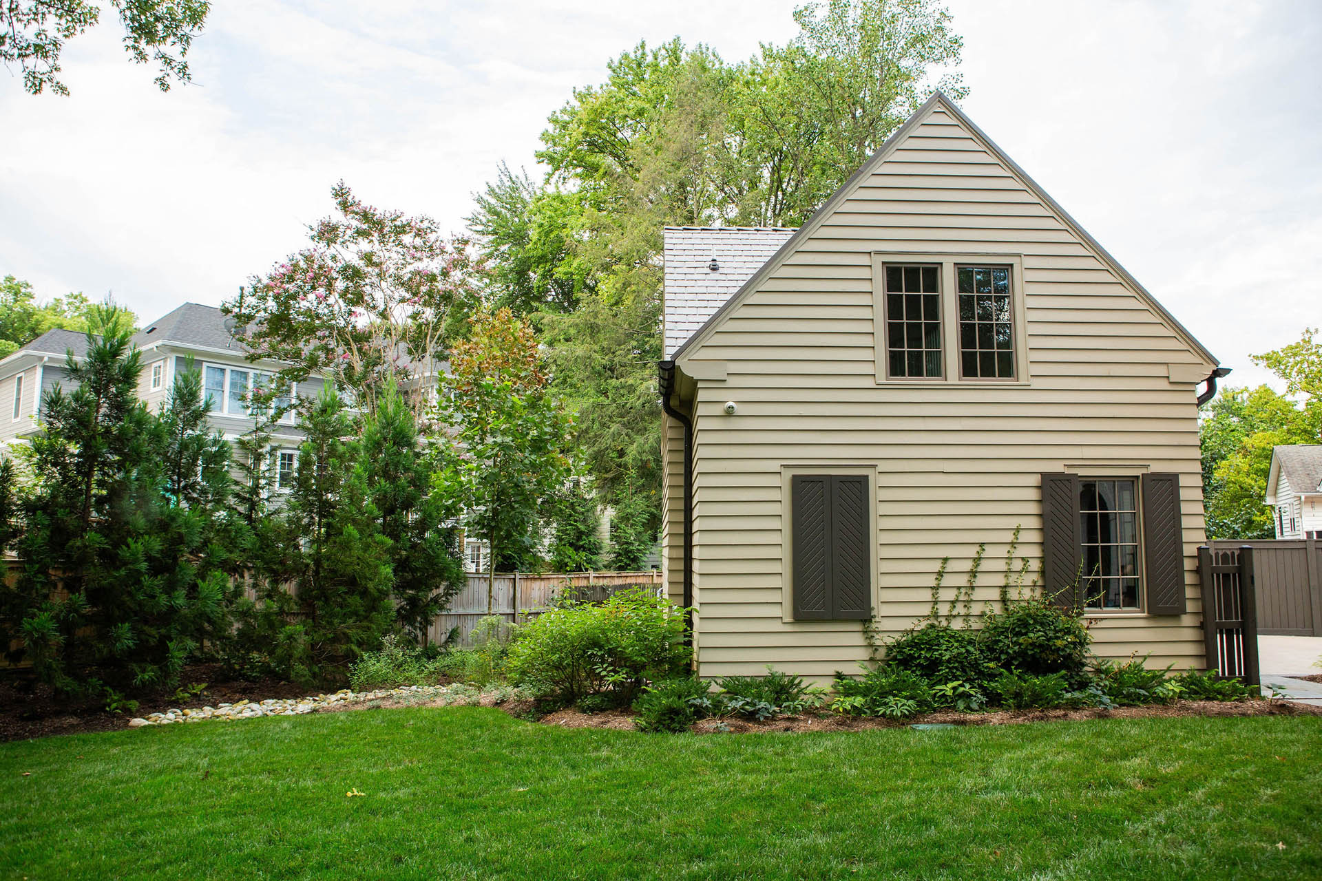 lucas and clark grounds company, professional lawn care and landscaping