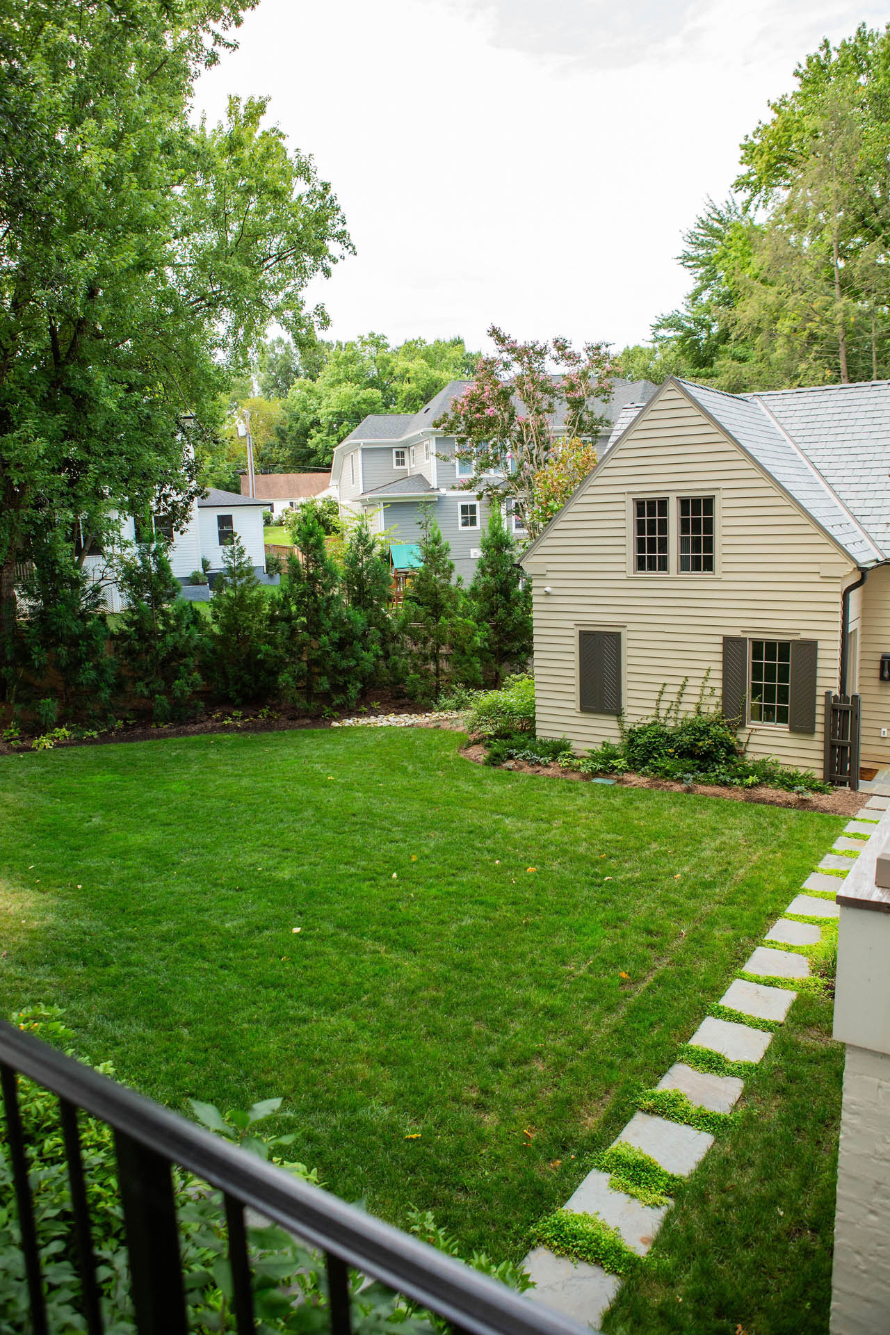 lucas and clark grounds company, professional lawn care and landscaping