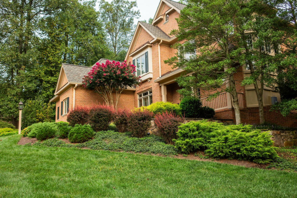 lucas and clark grounds company, professional lawn care and landscaping