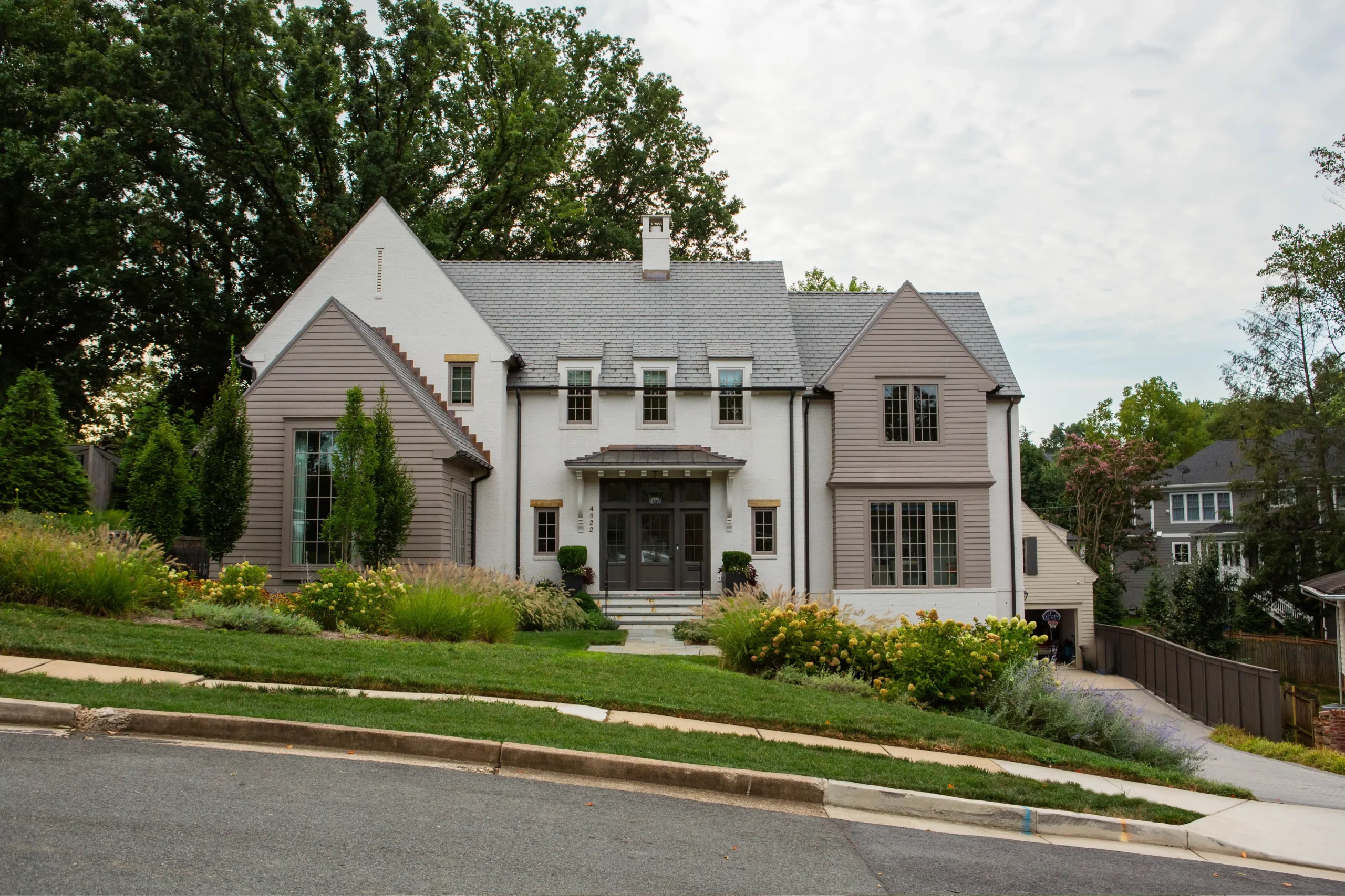 lucas and clark grounds company, professional lawn care and landscaping