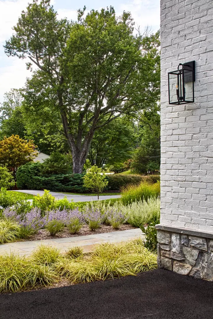 lucas and clark grounds company, professional lawn care and landscaping